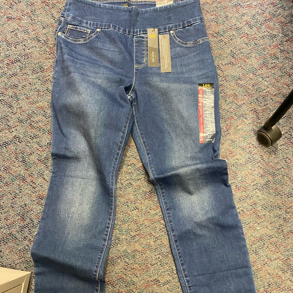3 for $15 Lee Jeans Mid Rise Stretchy size 12